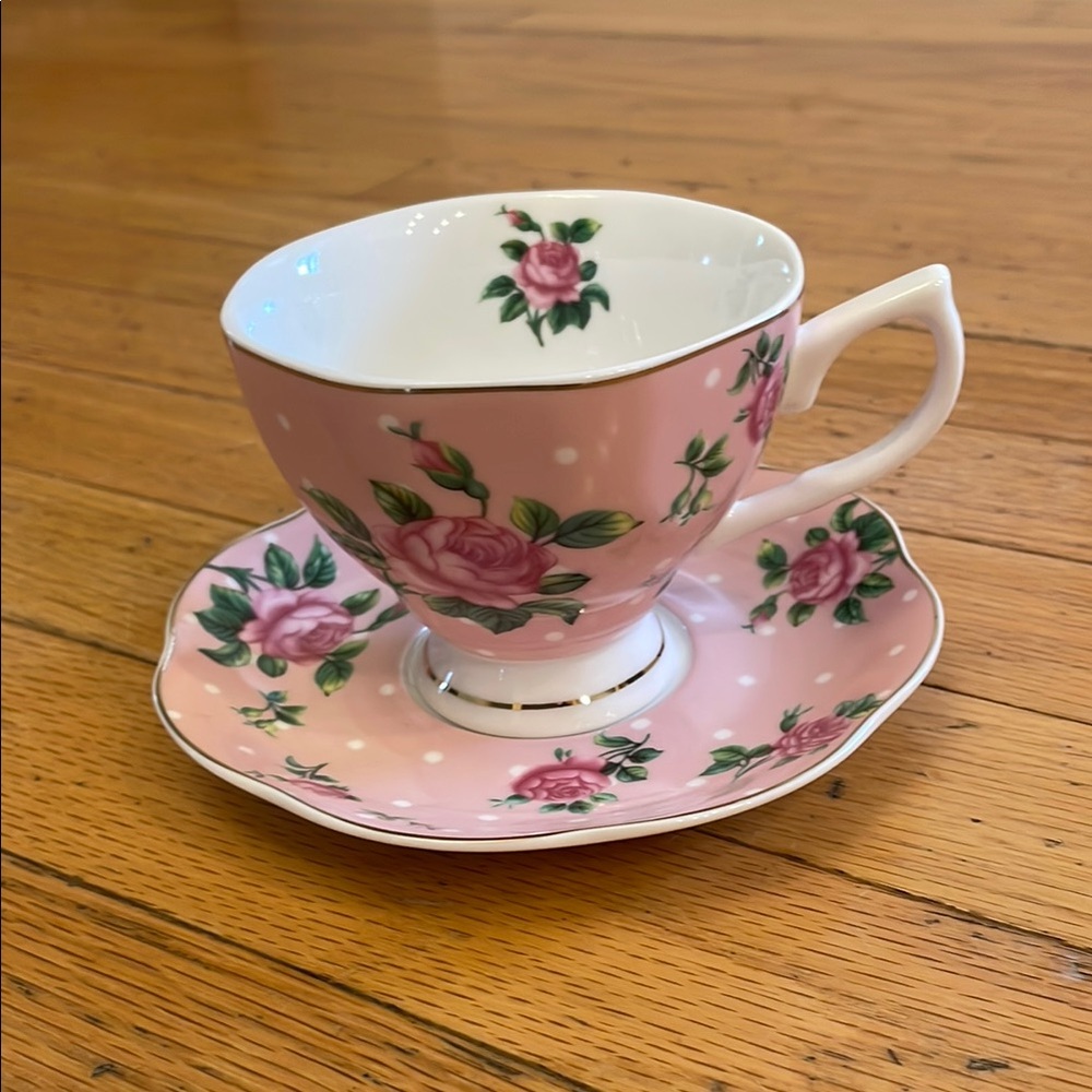 Rose polkadot tea cup set